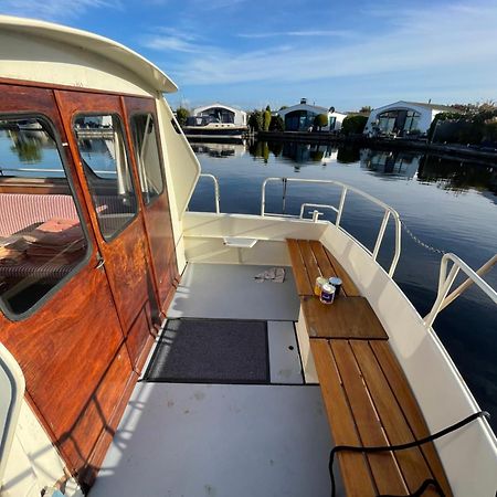 Suesses Motorboot - Bremen Ueberseestadt מראה חיצוני תמונה