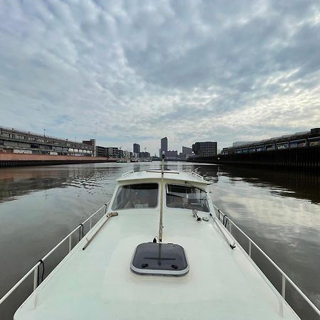Suesses Motorboot - Bremen Ueberseestadt מראה חיצוני תמונה