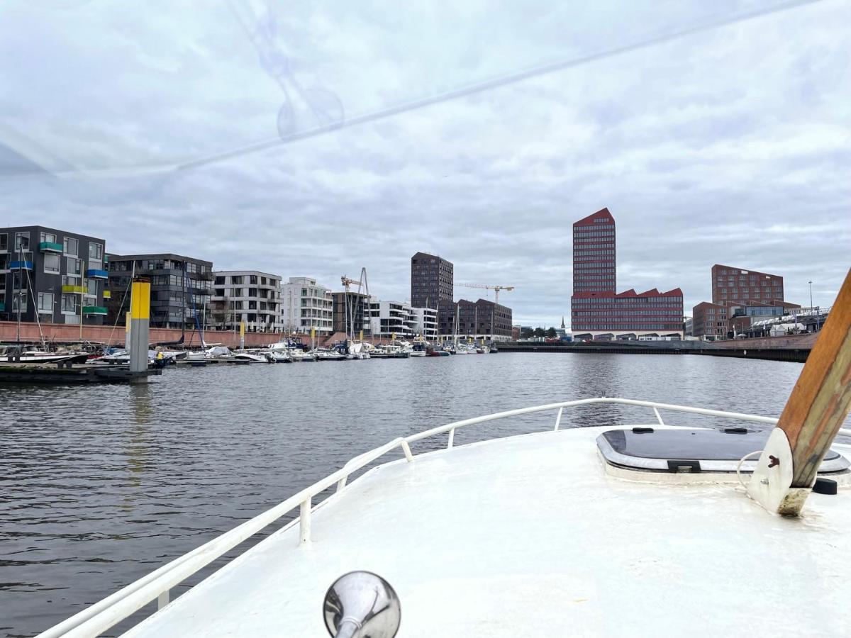 Suesses Motorboot - Bremen Ueberseestadt מראה חיצוני תמונה