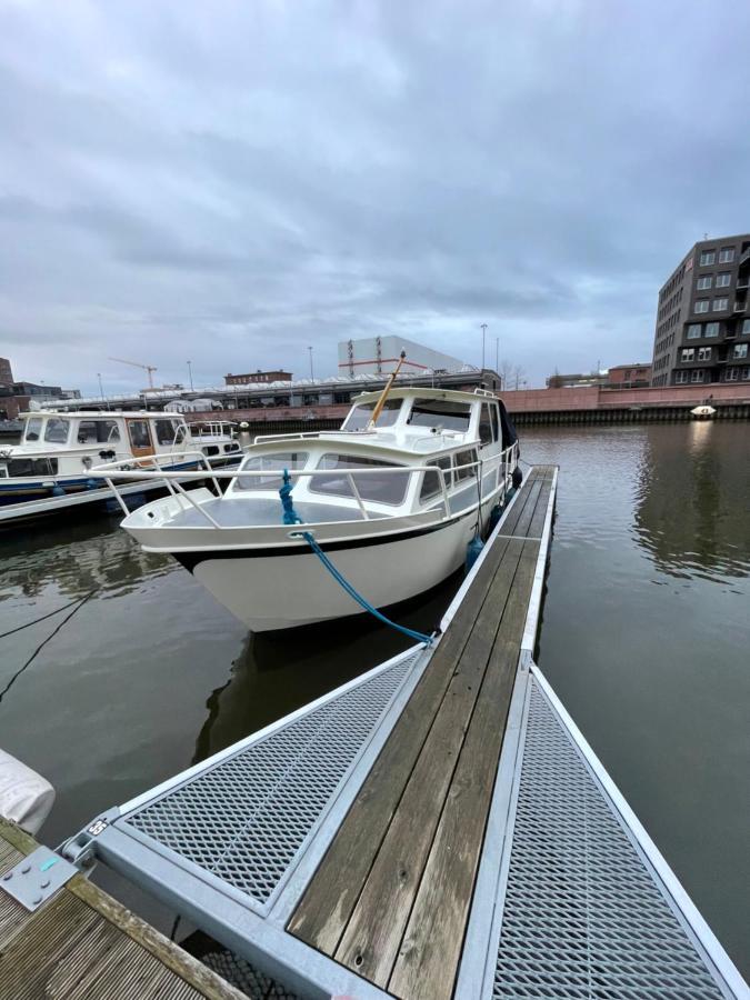 Suesses Motorboot - Bremen Ueberseestadt מראה חיצוני תמונה