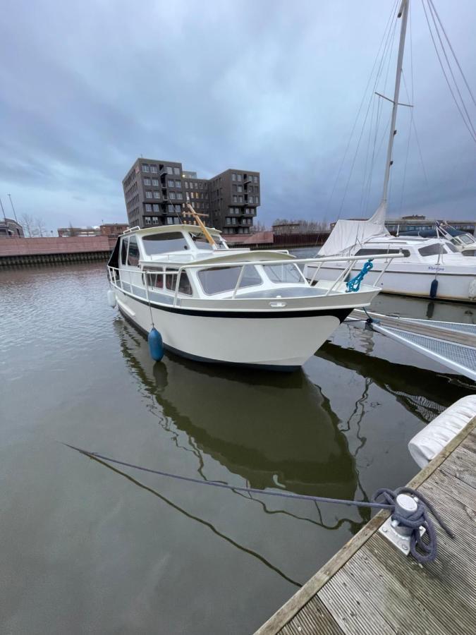 Suesses Motorboot - Bremen Ueberseestadt מראה חיצוני תמונה