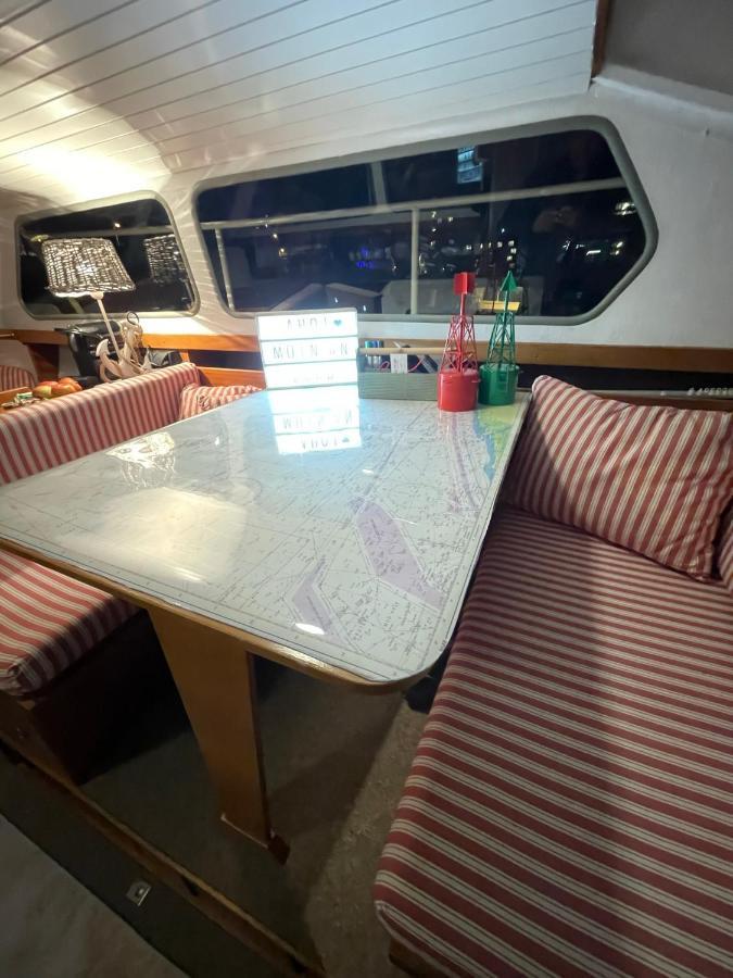 Suesses Motorboot - Bremen Ueberseestadt מראה חיצוני תמונה