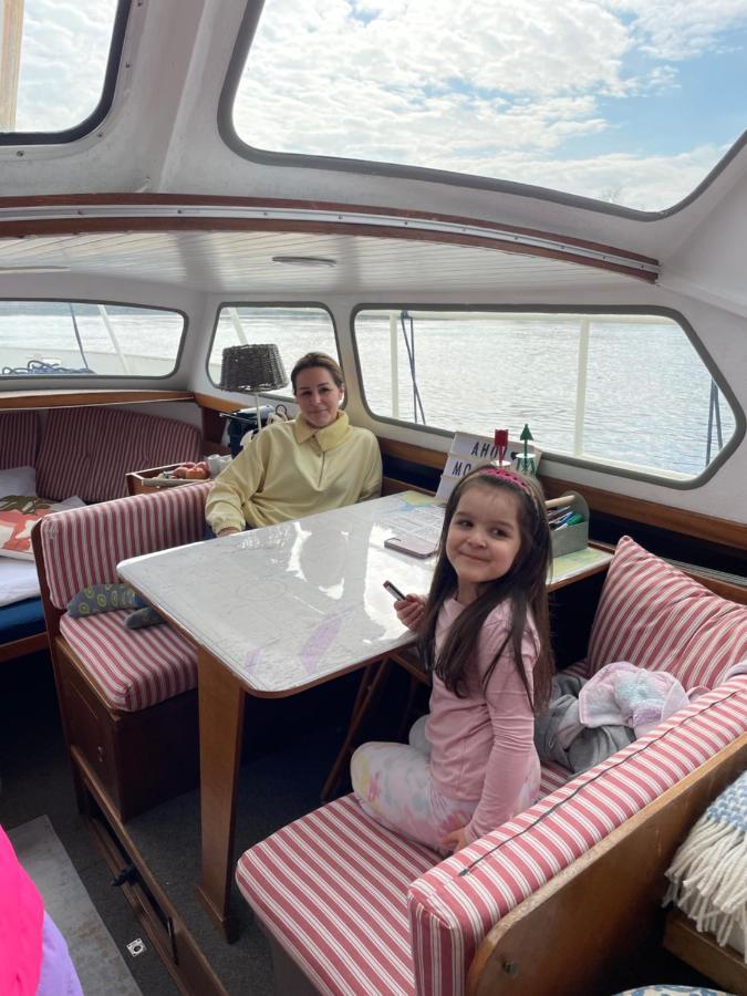 Suesses Motorboot - Bremen Ueberseestadt מראה חיצוני תמונה