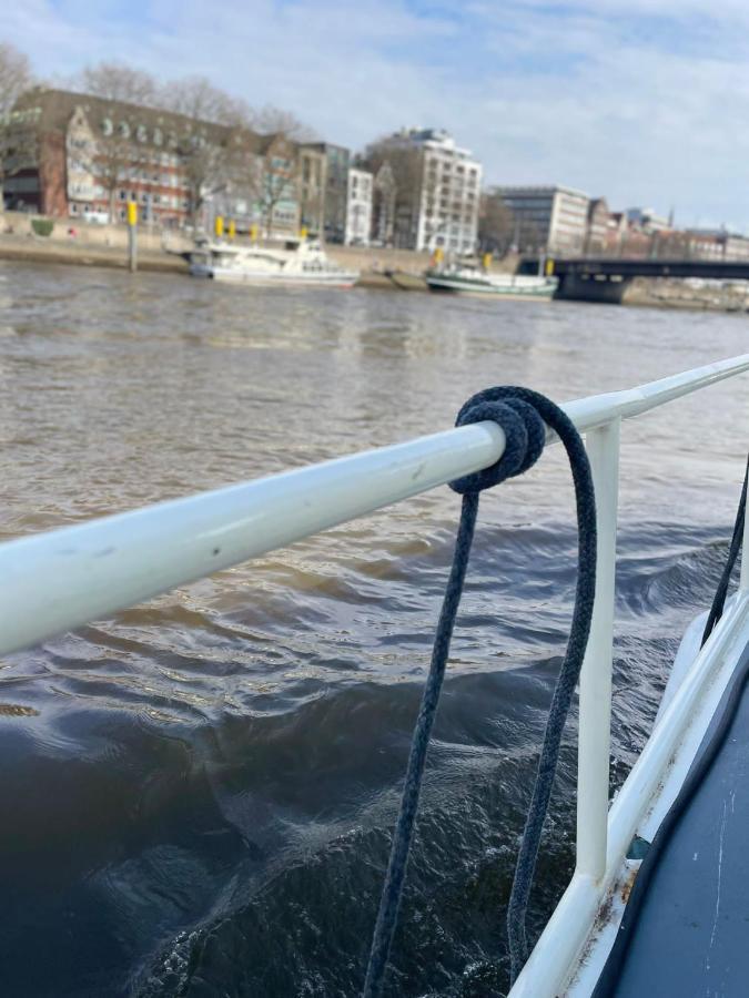 Suesses Motorboot - Bremen Ueberseestadt מראה חיצוני תמונה