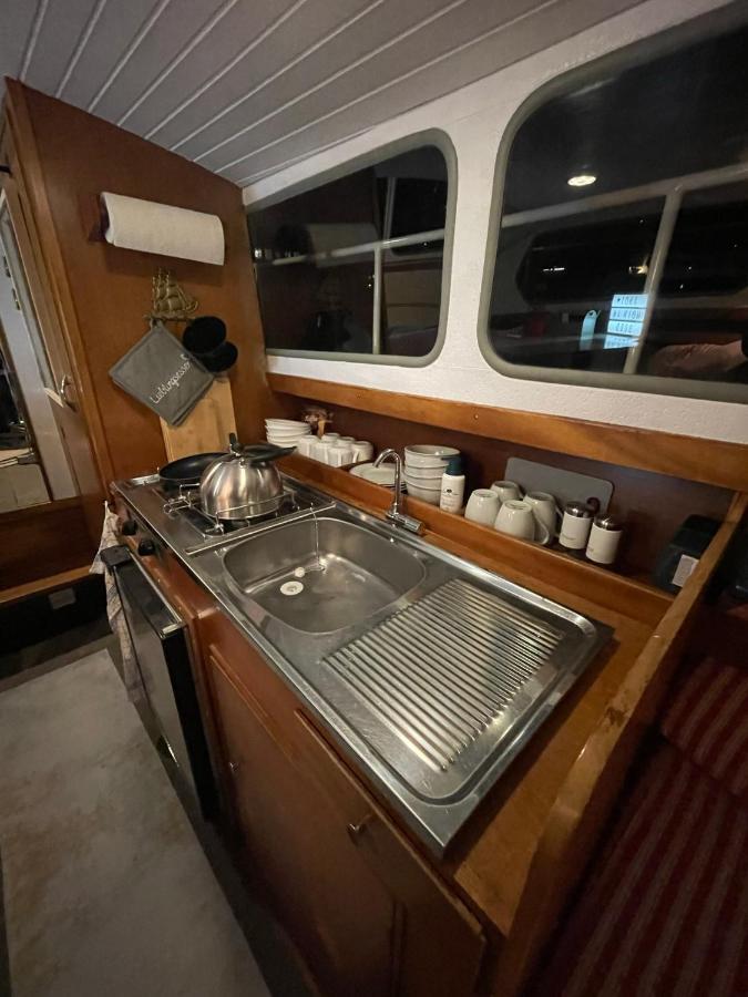 Suesses Motorboot - Bremen Ueberseestadt מראה חיצוני תמונה