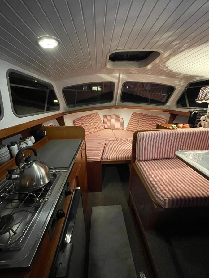 Suesses Motorboot - Bremen Ueberseestadt מראה חיצוני תמונה