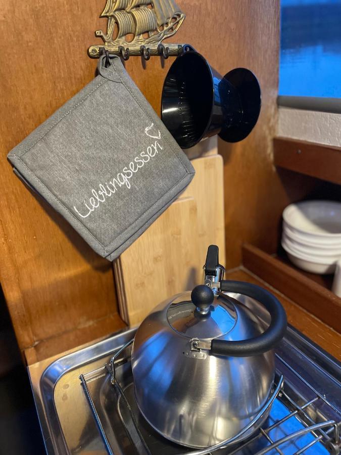 Suesses Motorboot - Bremen Ueberseestadt מראה חיצוני תמונה