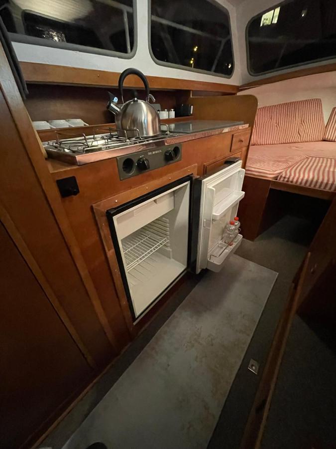 Suesses Motorboot - Bremen Ueberseestadt מראה חיצוני תמונה